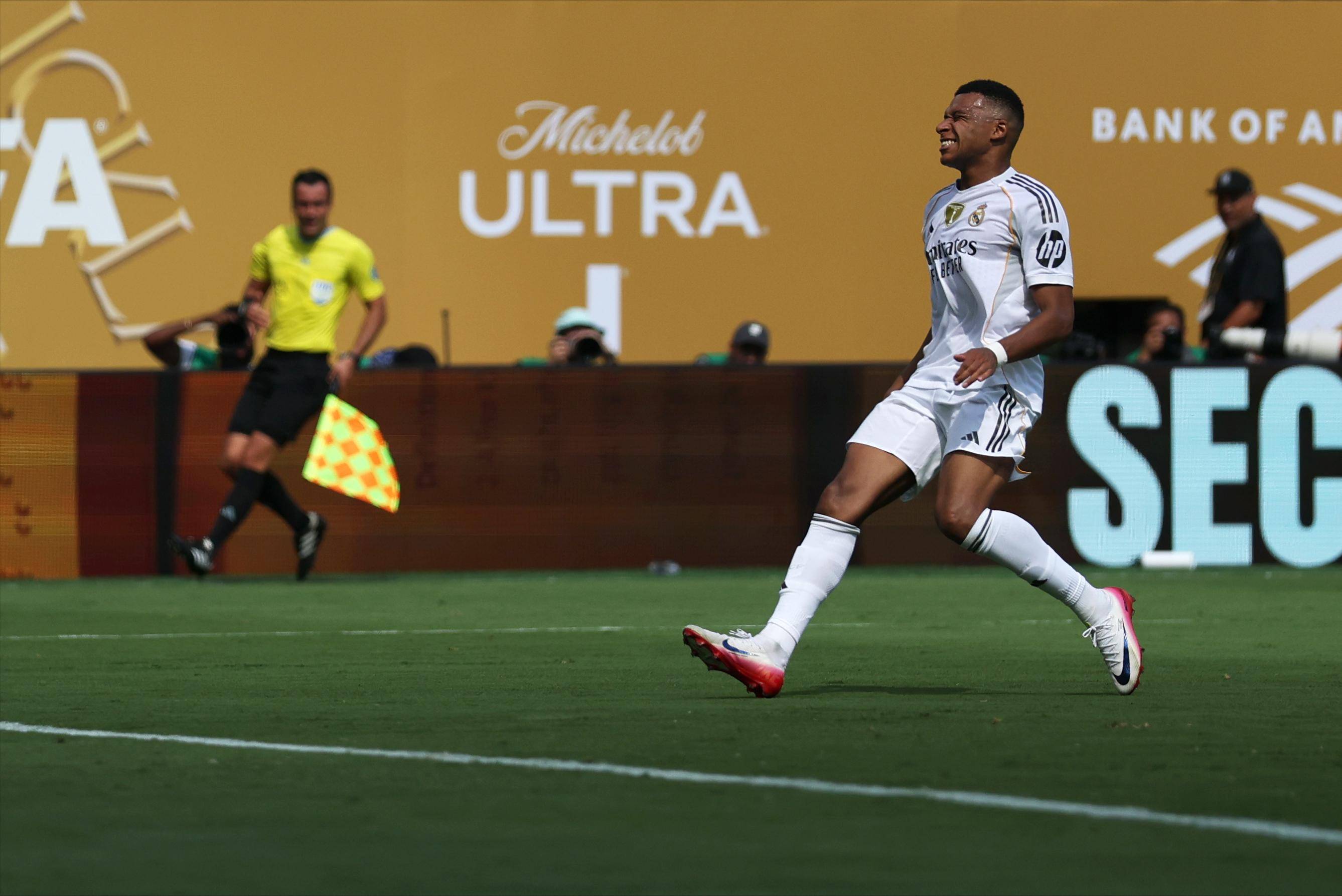 拜仁险胜巴黎圣日耳曼，姆巴佩补时绝平足总杯